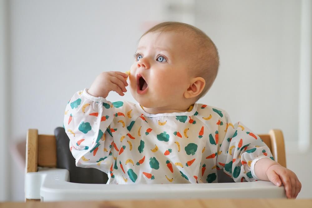 Apprendre à bébé à manger seul_2