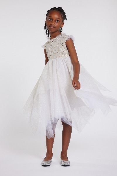 Ceremony or wedding dress in Givenchy tulle, available on Kids around